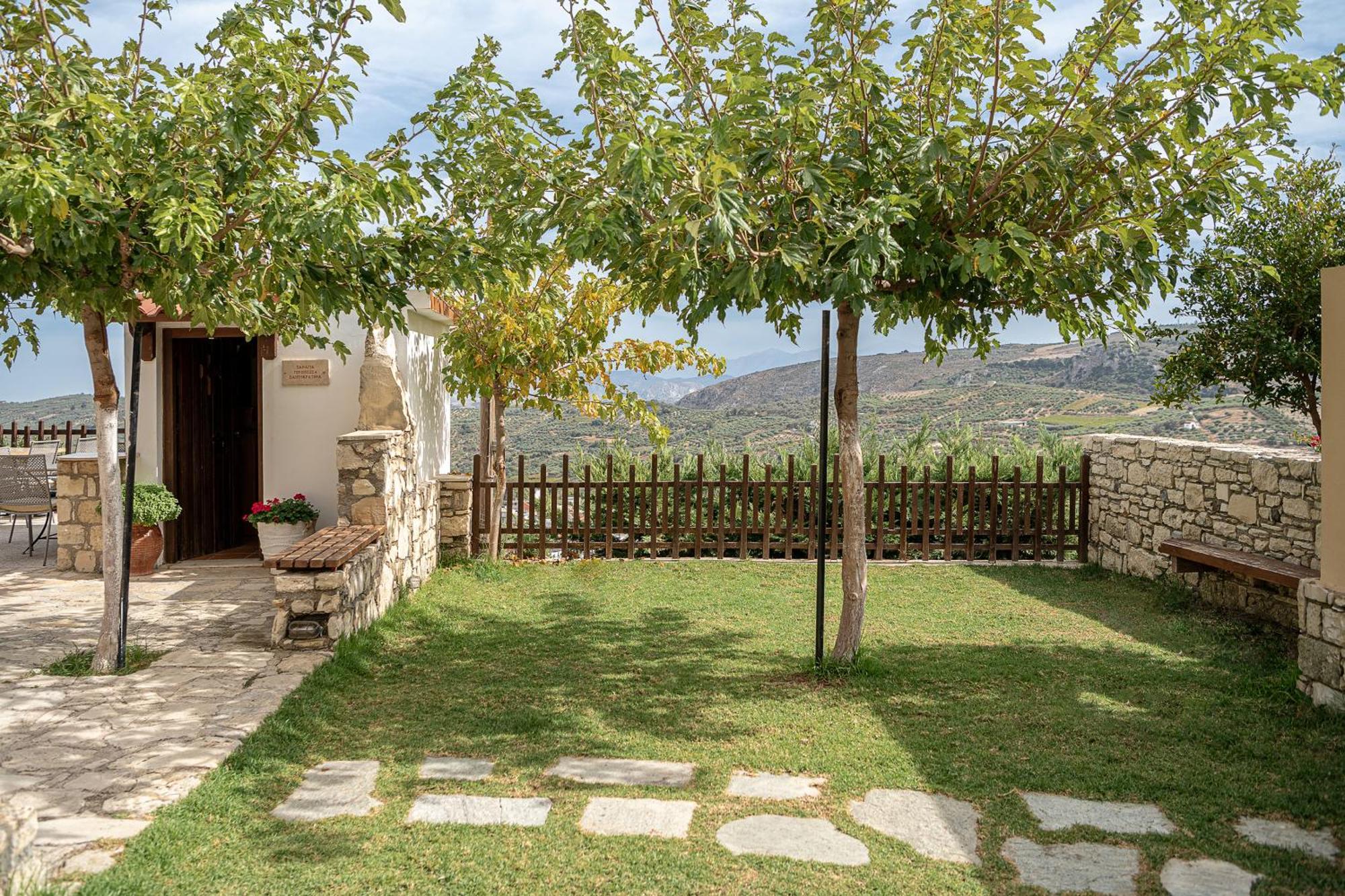 Earino Apartamento Kato Asites Exterior foto