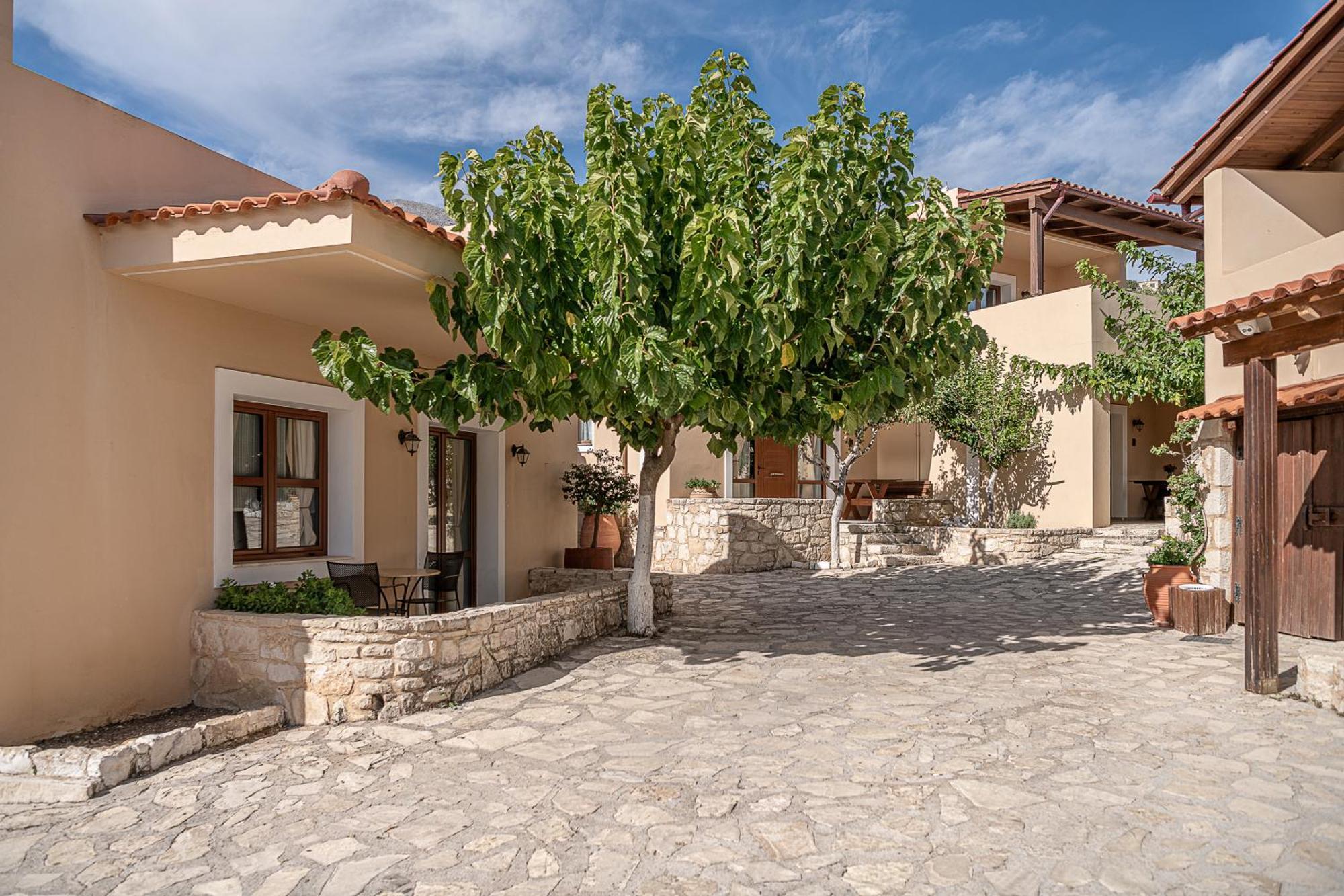Earino Apartamento Kato Asites Exterior foto