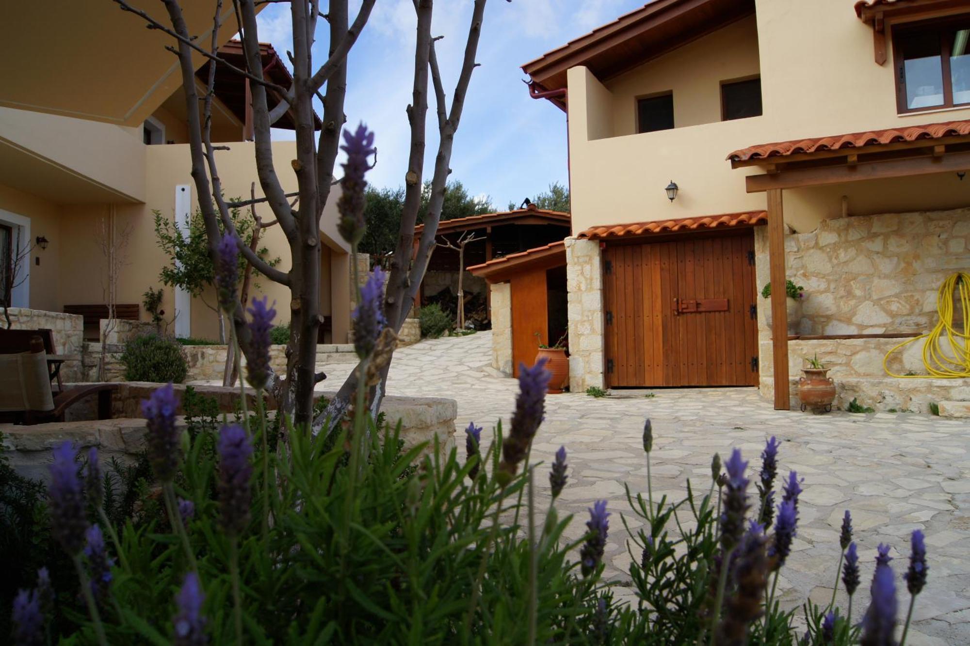Earino Apartamento Kato Asites Exterior foto